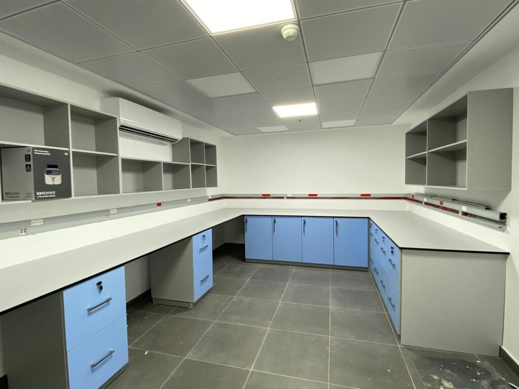 ריהוט מעבדה לבית חולים