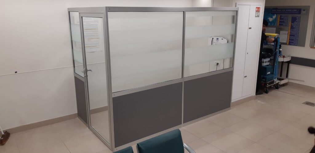 חדר מזכירות איכילוב